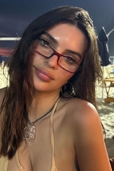 Emily Ratajkowski