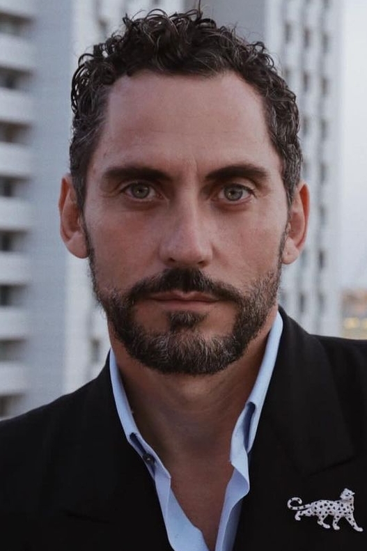 Paco León