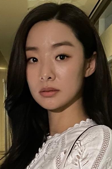 Stephanie Lee