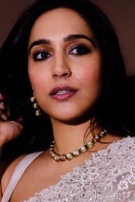 Zoya Hussain