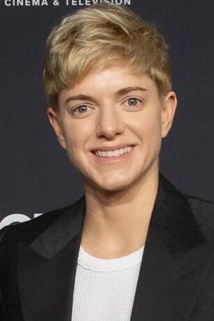 Mae Martin