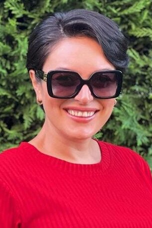 Ezgi Mola