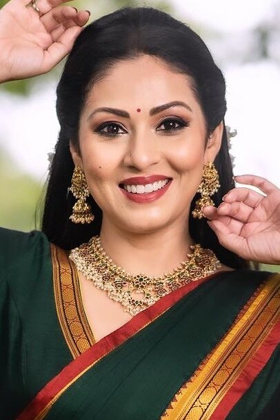 Sadha Wiki, Biography, Age, Photos, Spouse and more