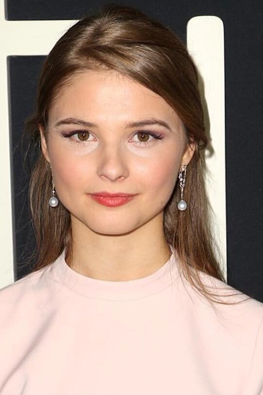 Stefanie Scott