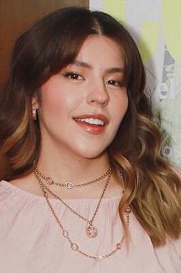 Lesslie Polinesia