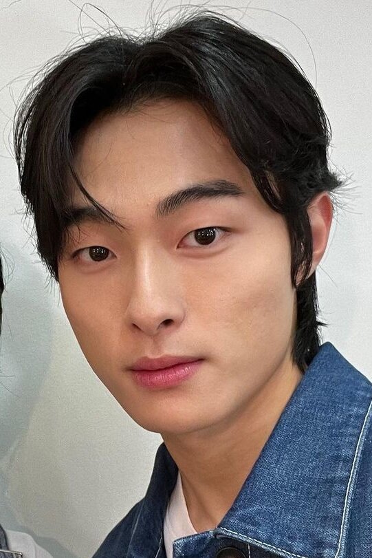 Yoon Chan-young