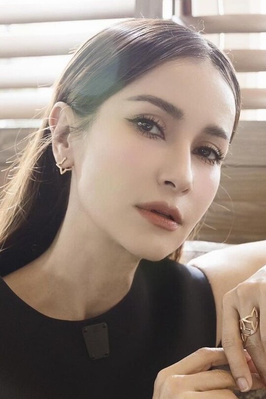 Anne Thongprasom