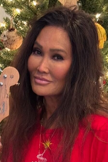 Tia Carrere