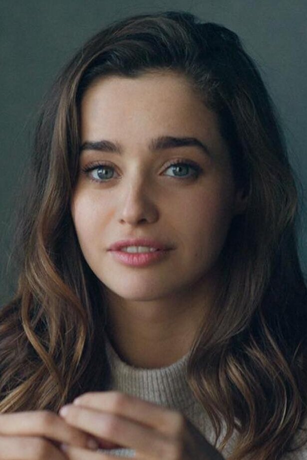 Holly Earl