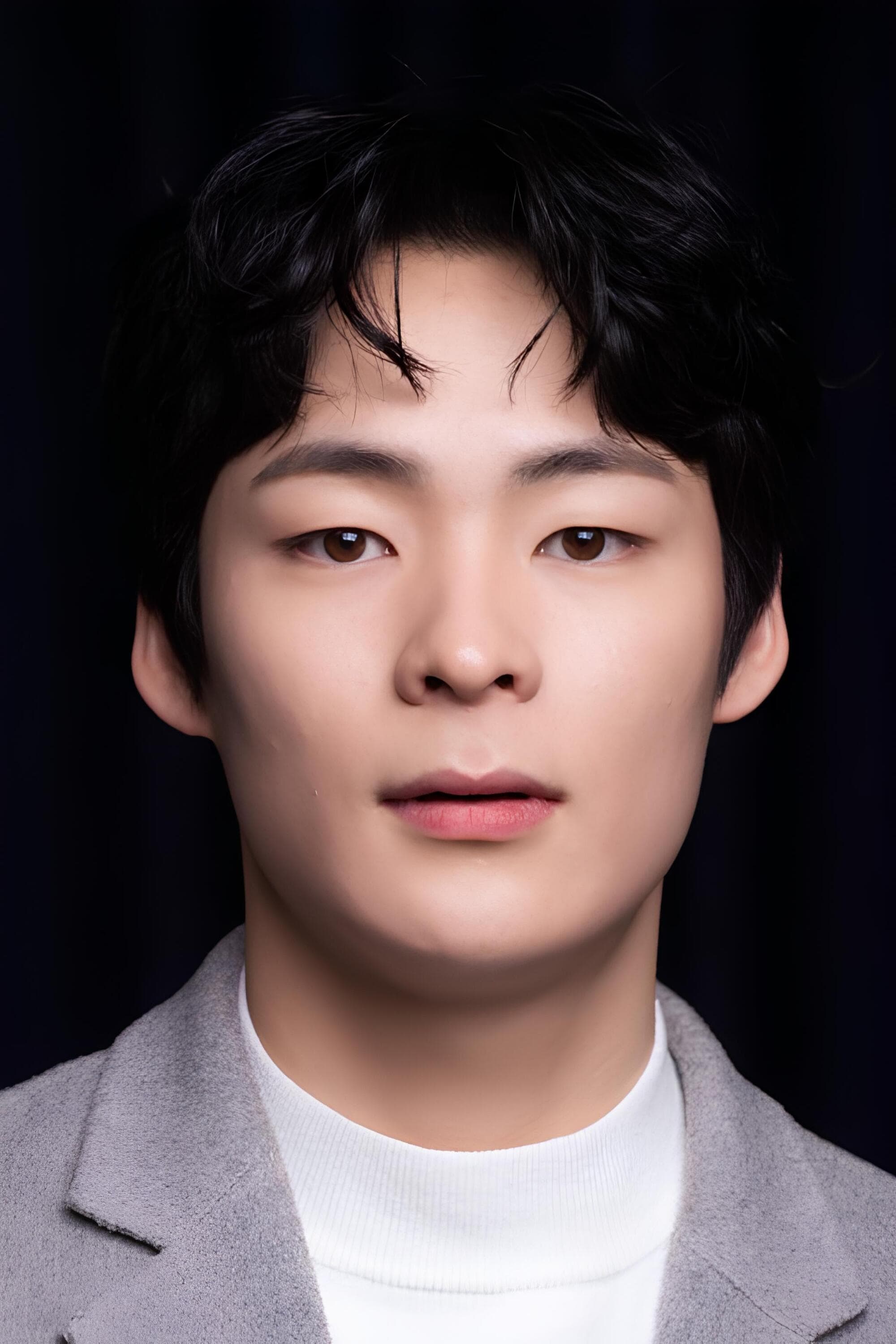 Song Geon-hee Wiki, Biography, Age, Gallery, Spouse and more