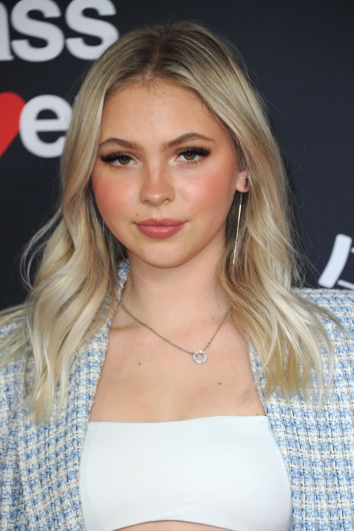 Jordyn Jones Wiki, Biography, Age, Gallery, Spouse and more