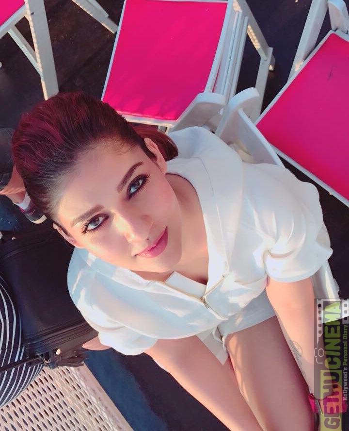 Nayanthara Cute Stills (17)