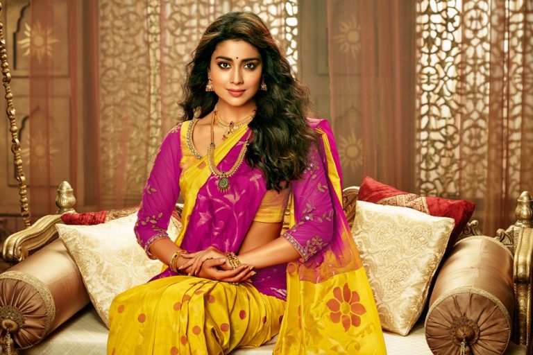 Shriya Saran Tamil Actress HD Photoshoot Gallery | CMR Shopping Mall