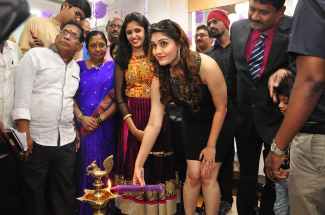 Actress Surabhi Inaugurates Naturals Gallery