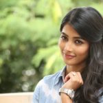 Pooja-Hegde-Beautiful-HD-Wallpaper-768×512