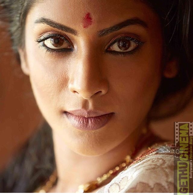 Actress Sriya Reddy Gallery