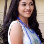 Mrunal-Thakur-cute-smile (1)