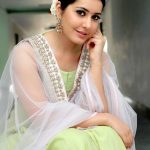 Rashi Khanna (28)