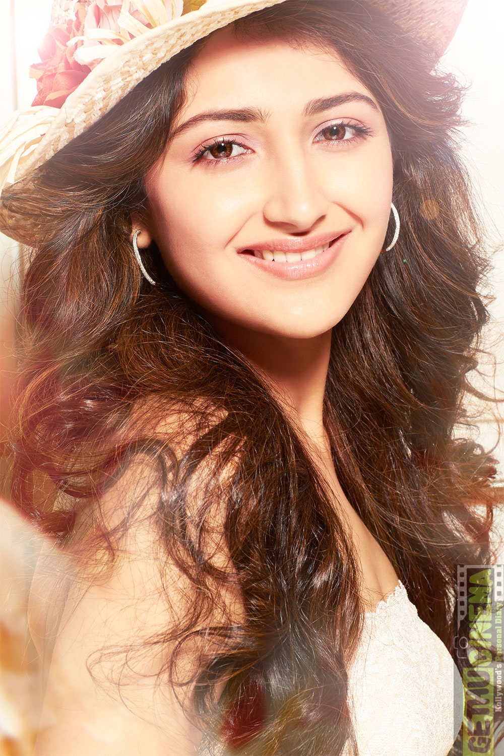 Sayyeshaa Aka Sayesha Saigal Latest Cute Hd Photo Shoot Gethu Cinema