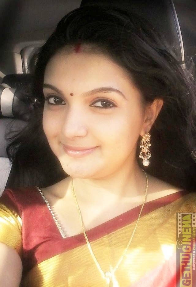 640px x 936px - Actress Saranya Mohan Gallery - Gethu Cinema