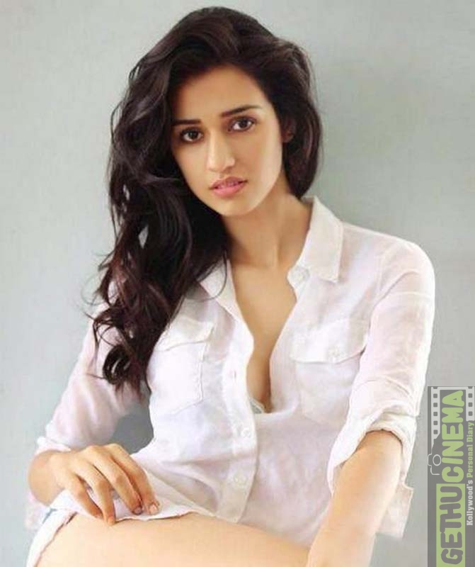 disha patani ms dhoni dress
