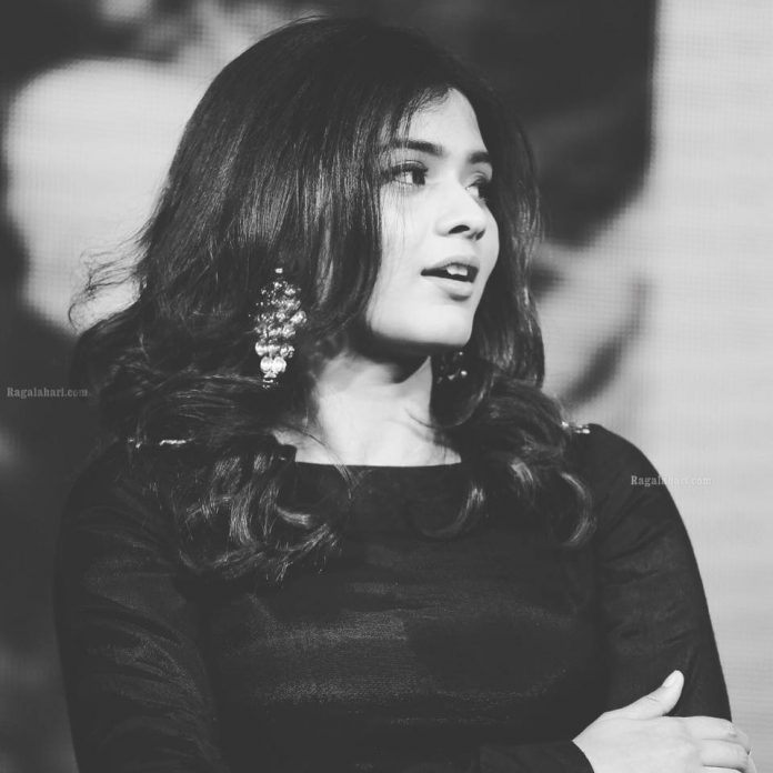 Actress Hebah Patel Gallery | Gethu Cinema