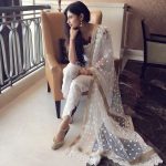 Mouni Roy (24)