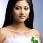 Oviya 1 (6)