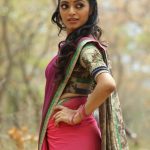 Actress Janani Iyer cute HD Gallery (2)