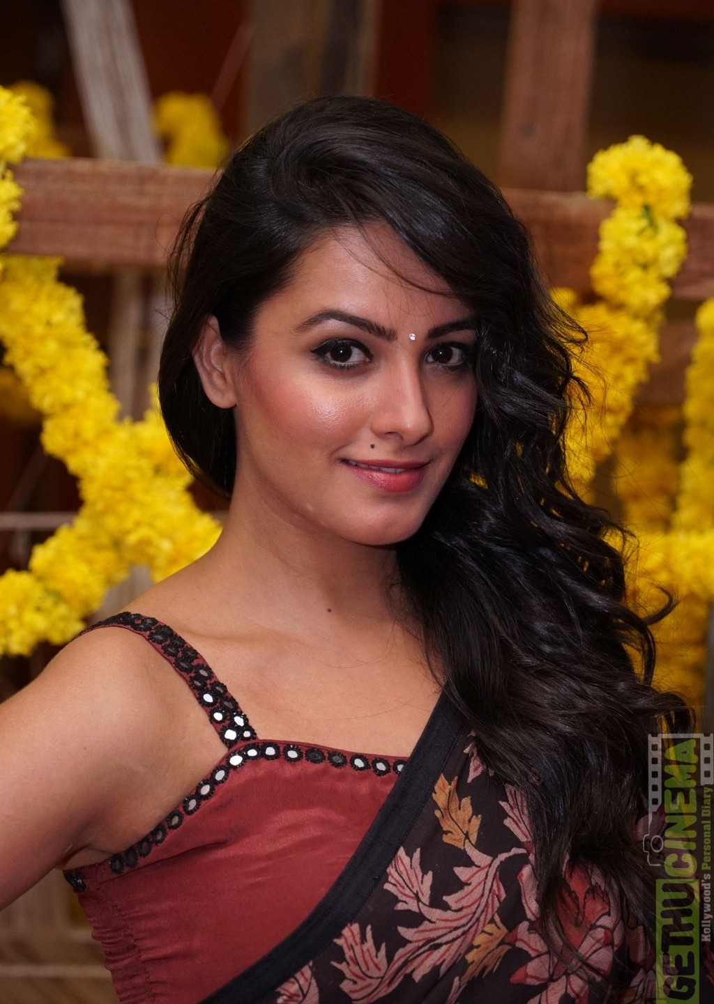 Actress Anita Hassanandani Cute Gallery Gethu Cinema