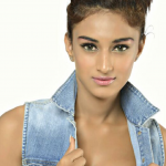 Erica Fernandes (8)