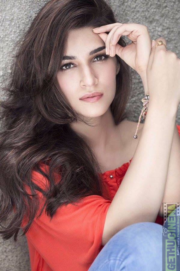 Actress Kriti Sanon Latest Photos - Gethu Cinema
