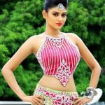 Oviya (10)