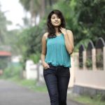 Oviya (6)