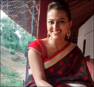 Kaatru Veliyidai Actress Shraddha Srinath Latest HD Gallery
