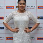 Shriya Saran (4)