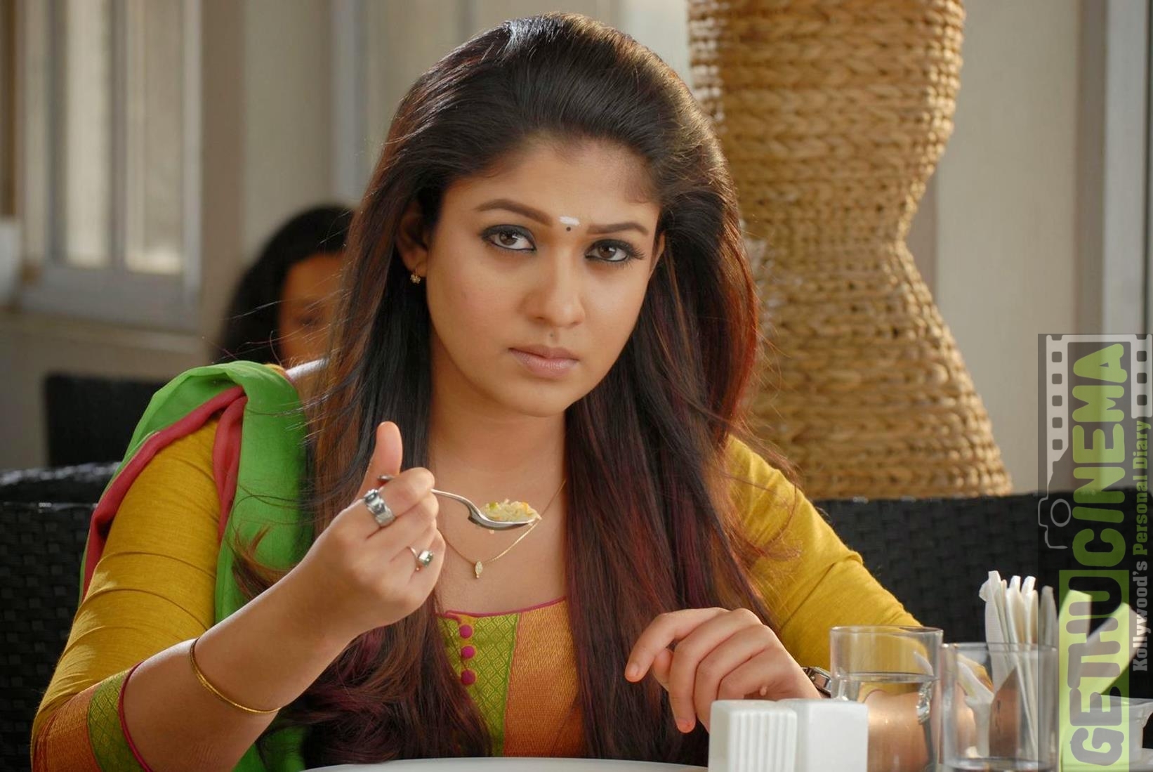 Malayalam Actress Nayantara New Pictures 04