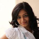 Janani Iyer (2)