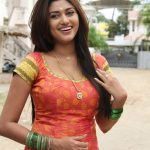 Oviya (4)