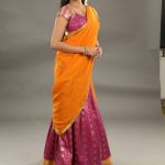 Oviya (8)