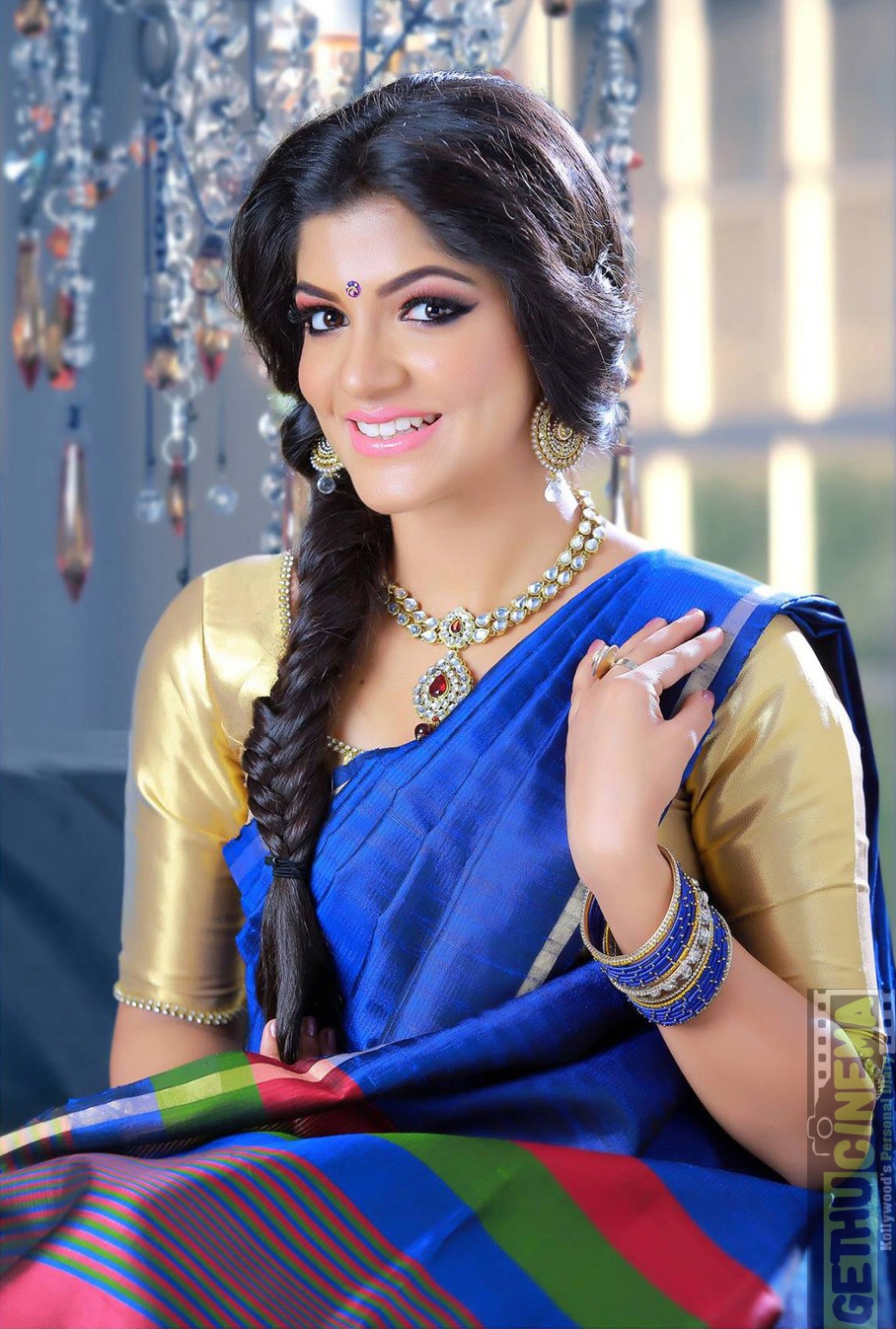  New  Tamil Actress Aparna Balamurali HD photo Shoot Gallery 