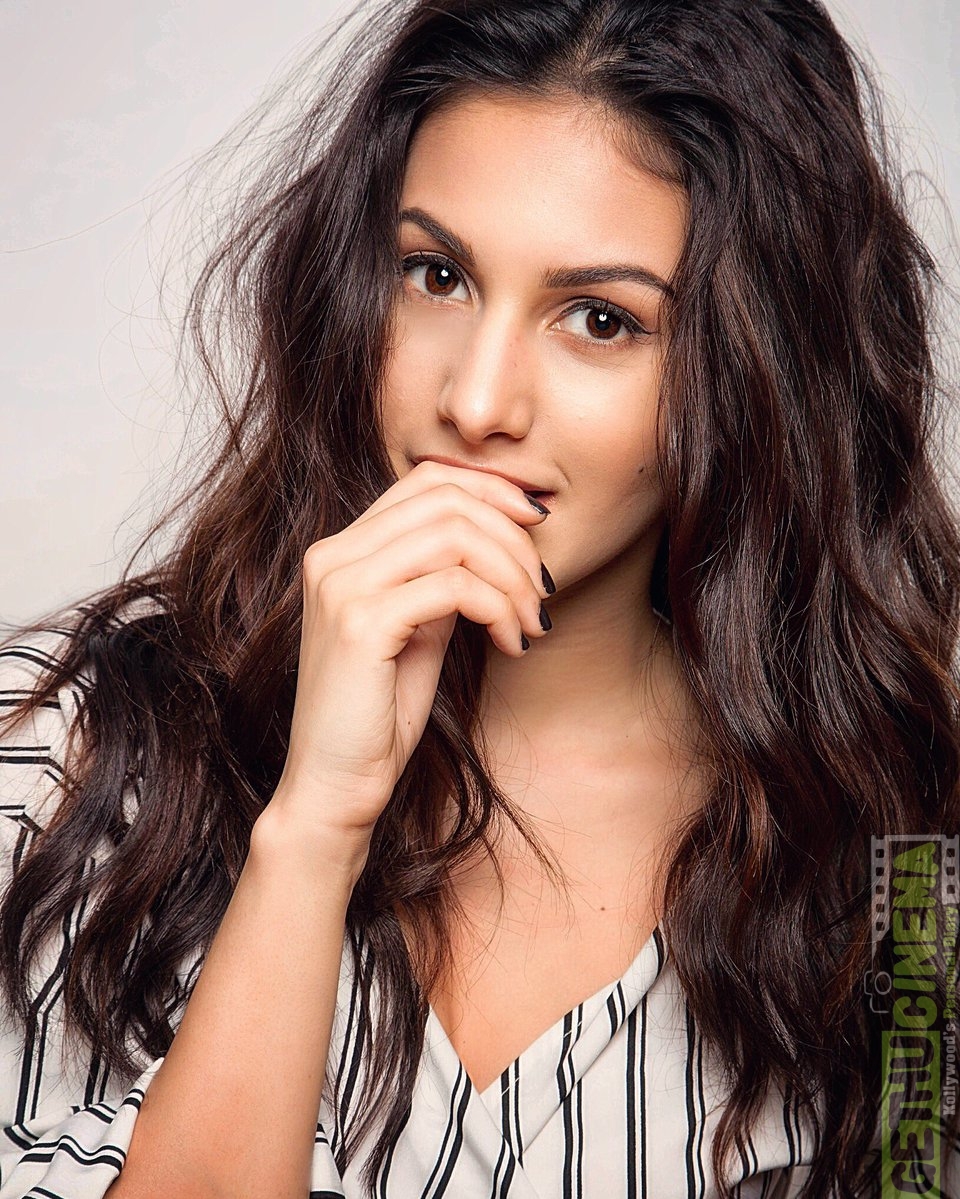 Actress Amyra Dastur Latest Photos | HD Gallery - Gethu Cinema