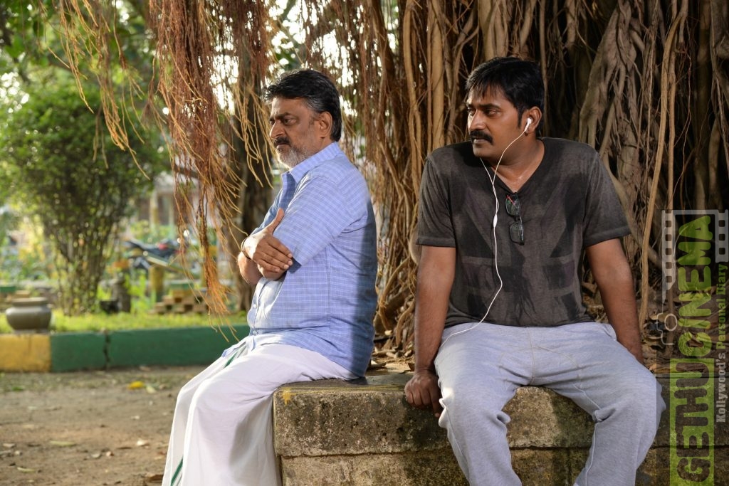 Kalavu Kalavu Tamil Movie HD Gallery | Kalaiyarasan, Karunakaran | Gethu Cinema
