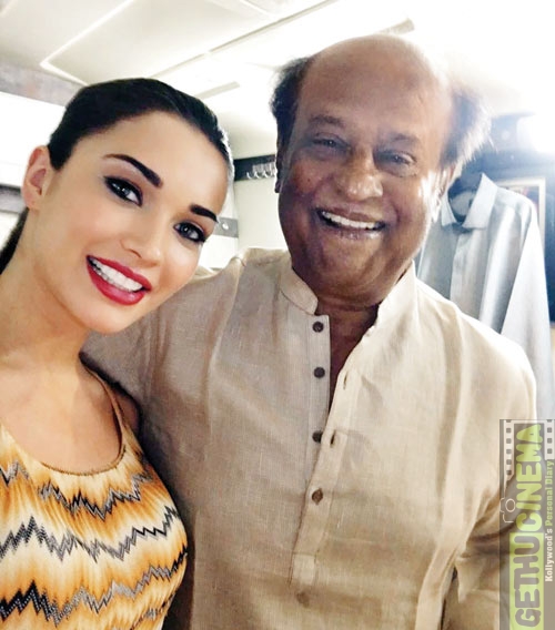 Amy Jackson selfie with Rajnikanth 