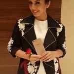 Huma Qureshi Rajinikanth Heroin 2017 (6)