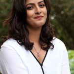 Varalaxmi Sarathkumar  (6)