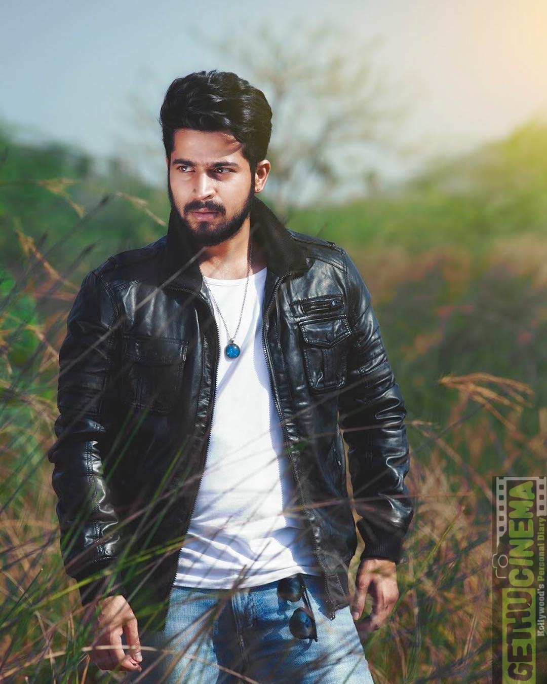 Actor Harish Kalyan Top 10 HD Photos (6) - Gethu Cinema