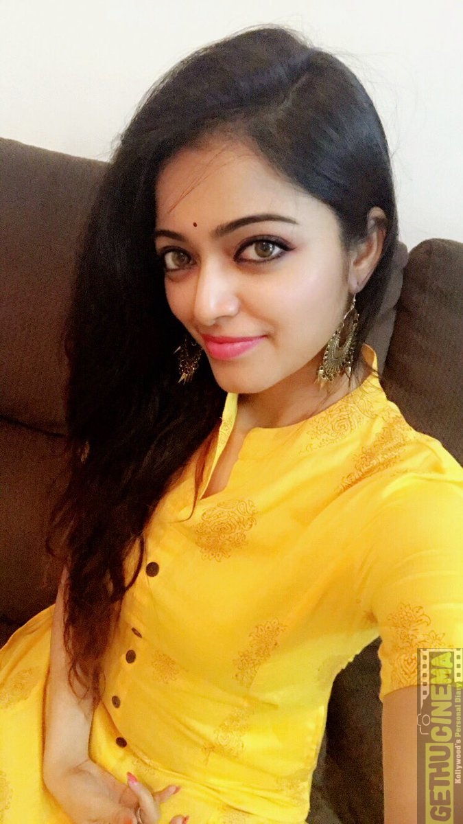 Actress Janani Iyer 2021 Cute HD Gallery Gethu Cinema