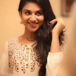 Meyaadha Maan Actress Indhuja HD Photos (5)