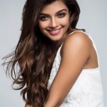 Actress Ashna Zaveri Hot & Photoshoot Gallery (8)